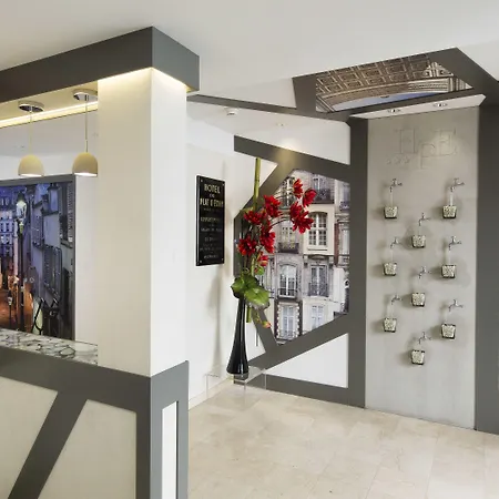 Du Plat D'etain פריז