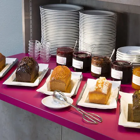 מלון Du Plat D'etain 3*