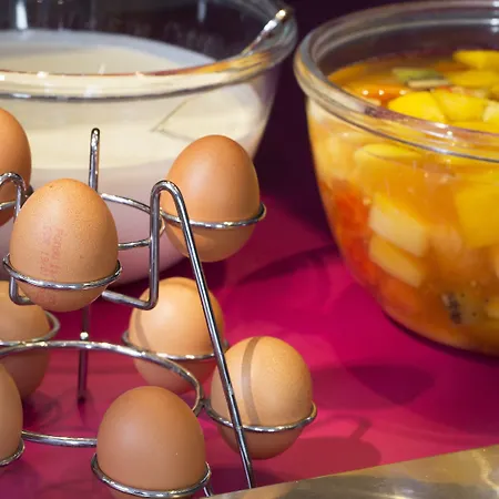 Du Plat D'etain 3* פריז