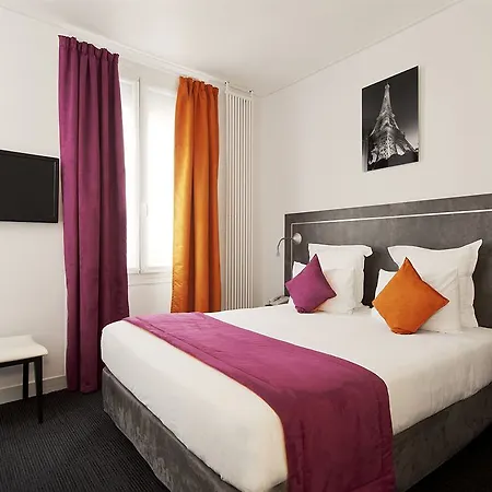 Du Plat D'etain מלון 3*