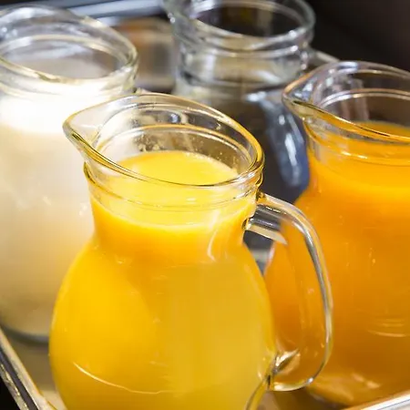 Du Plat D'etain 3* פריז