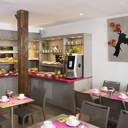 מלון Du Plat D'etain 3*