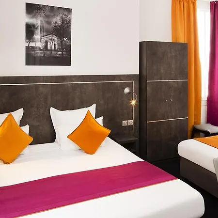 Du Plat D'etain מלון 3*