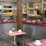 Du Plat D'etain Hotel