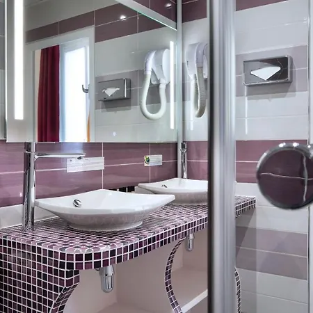 Du Plat D'etain Hotel 3*