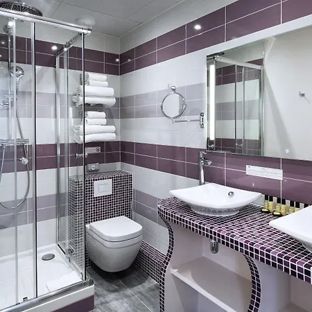 Du Plat D'etain Hotel