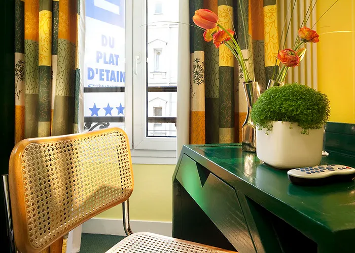 Du Plat D'etain Hotel 3*