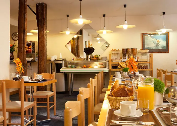 Du Plat D'etain Hotel Paříž