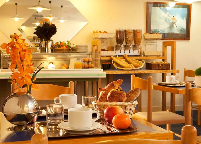 Du Plat D'etain Paříž