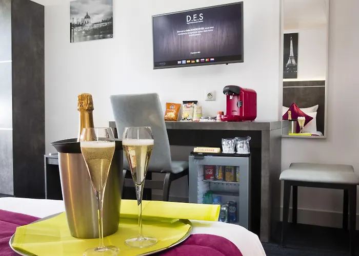 Du Plat D'etain Hotel Paříž