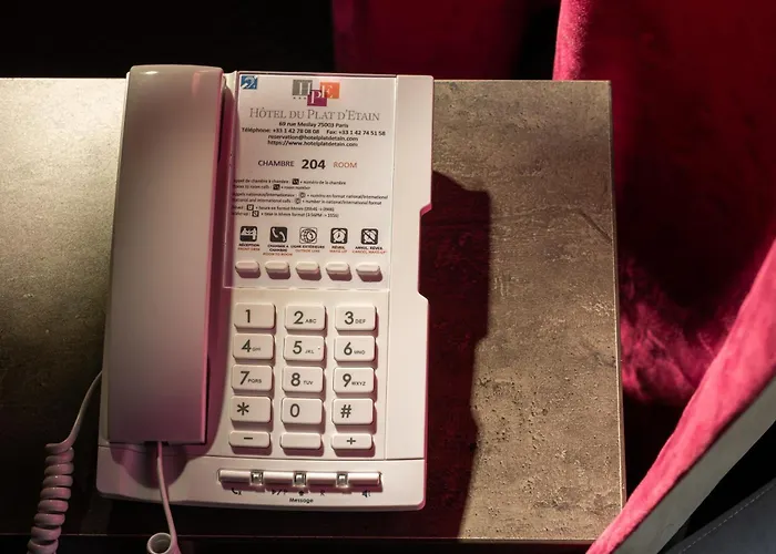 Du Plat D'etain Hotel 3*