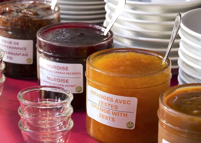 Du Plat D'etain Hotel