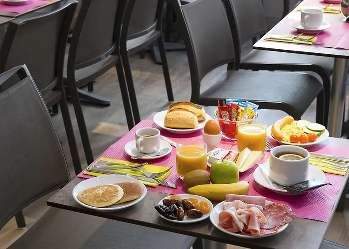 Du Plat D'etain Hotel 3*